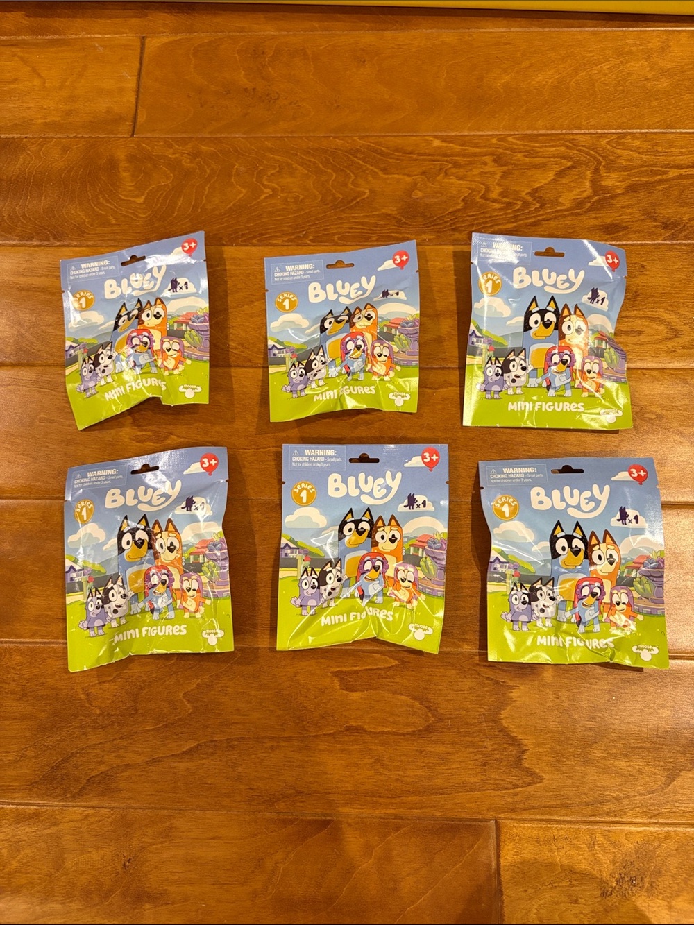 Bluey series 1 Mini Figures Blind Bag Toy - lot of 6